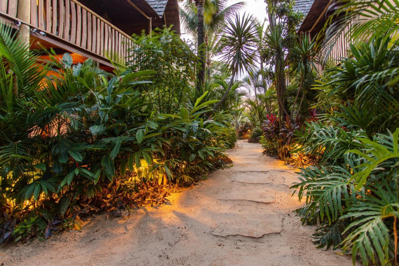 Cafe Jeri Hotel Жижока ди Жерикоакоара Екстериор снимка The path to the beach