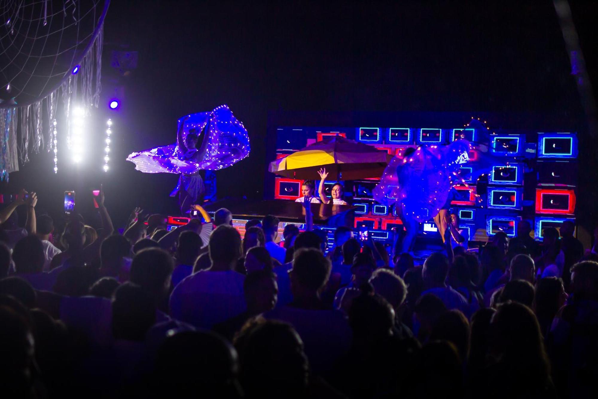 Cafe Jeri Hotel Жижока ди Жерикоакоара Екстериор снимка The stage at the 2011 edition of the festival